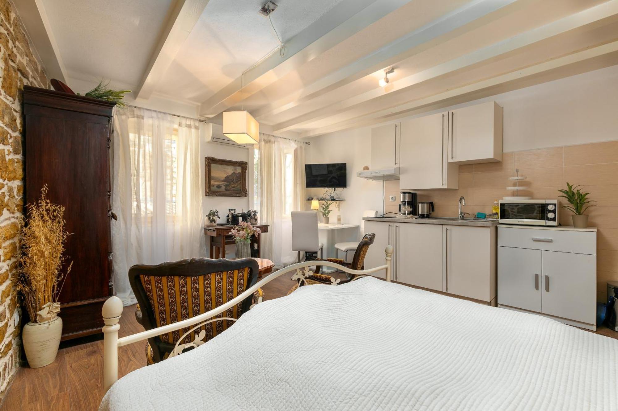 Duplex Apartment Camelia In Charming Old Town 罗维尼 外观 照片