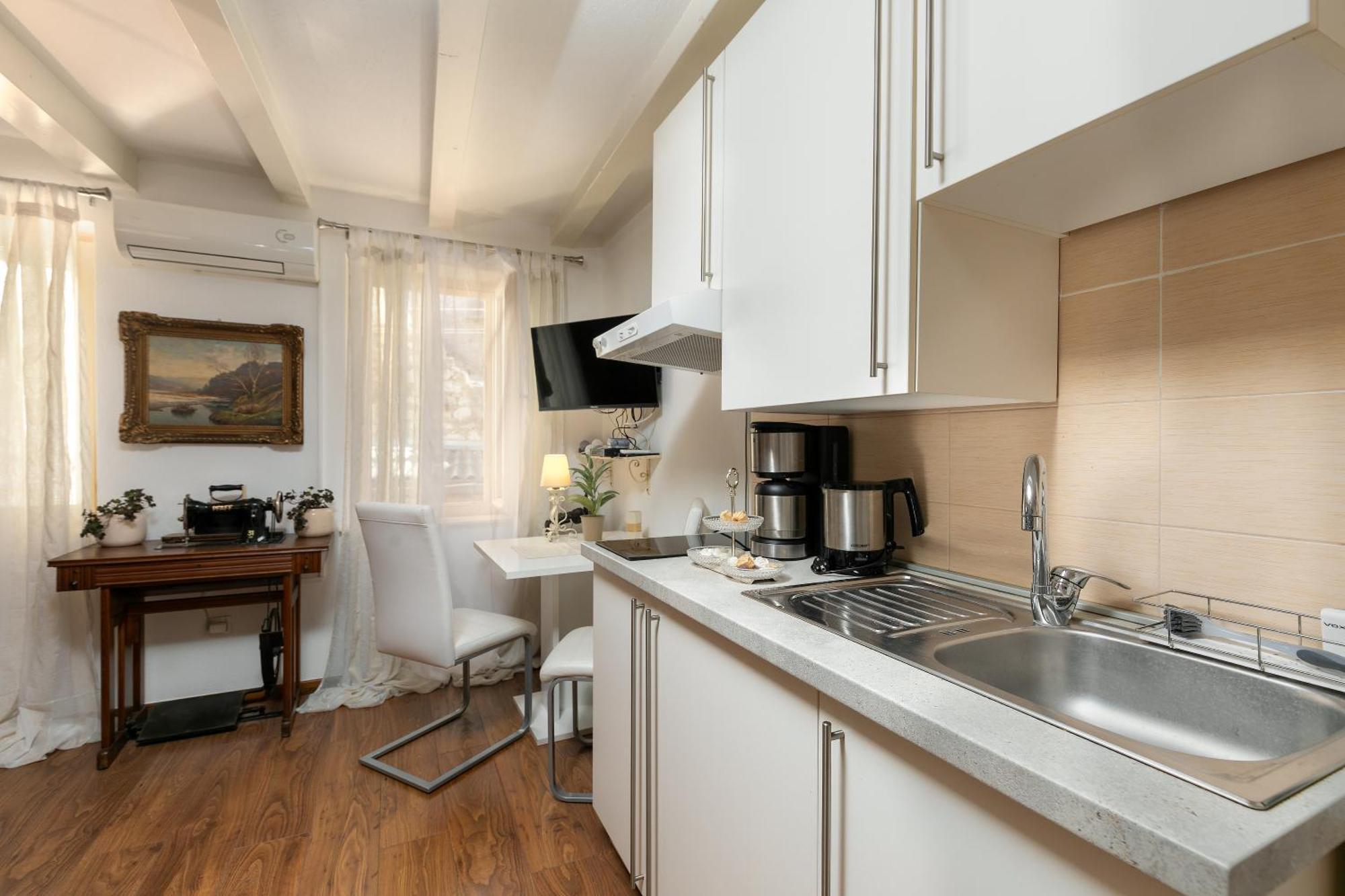 Duplex Apartment Camelia In Charming Old Town 罗维尼 外观 照片