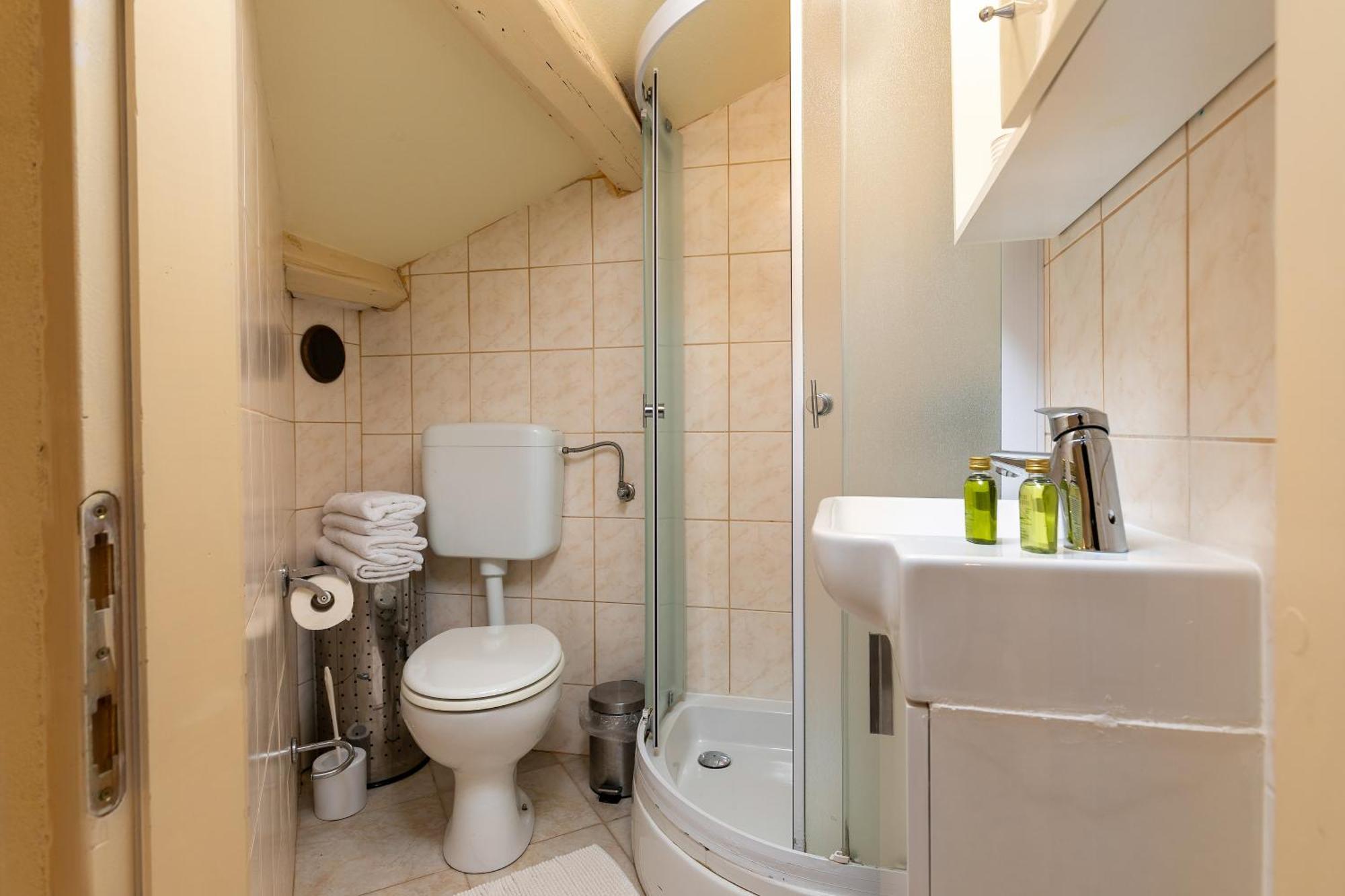 Duplex Apartment Camelia In Charming Old Town 罗维尼 外观 照片
