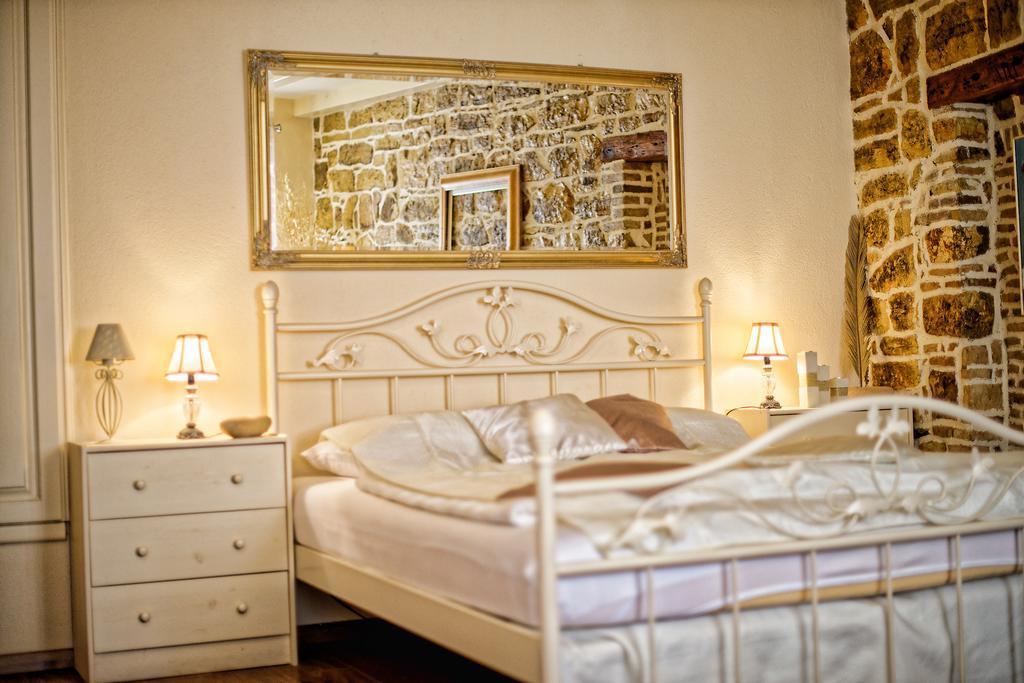 Duplex Apartment Camelia In Charming Old Town 罗维尼 外观 照片