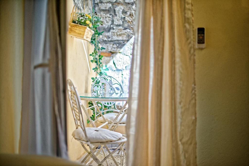 Duplex Apartment Camelia In Charming Old Town 罗维尼 外观 照片